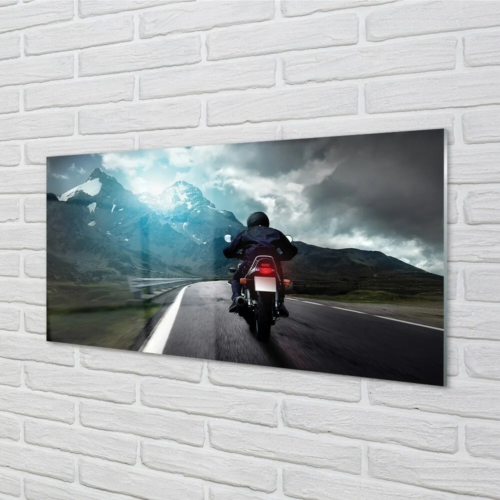 Obraz na skle Motocykla horskej ceste muž neba 140x70 cm