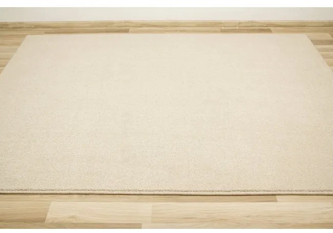 Metrážny koberec Sakura 70 béžový / krémový