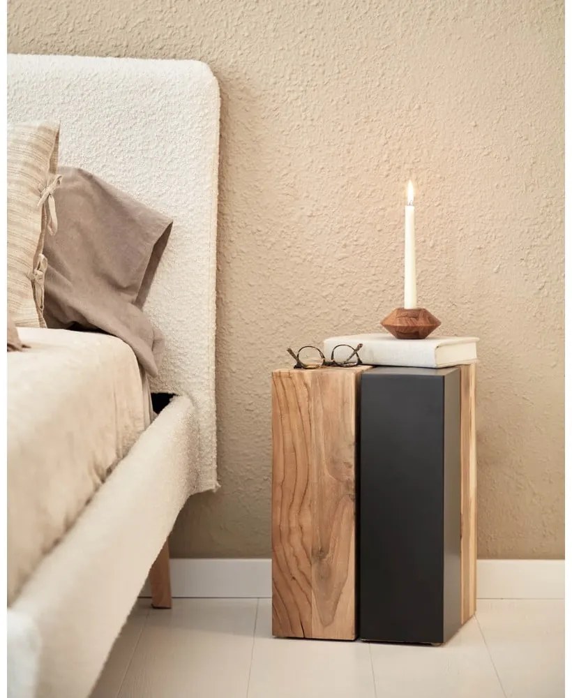 Odkladací stolík z teakového dreva Kave Home Ognak