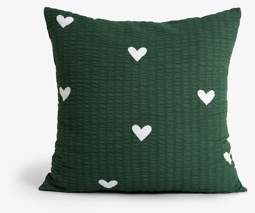 Goldea vianočná krepová obliečka na vankúš - srdiečka na tmavo zelenom 40 x 40 cm