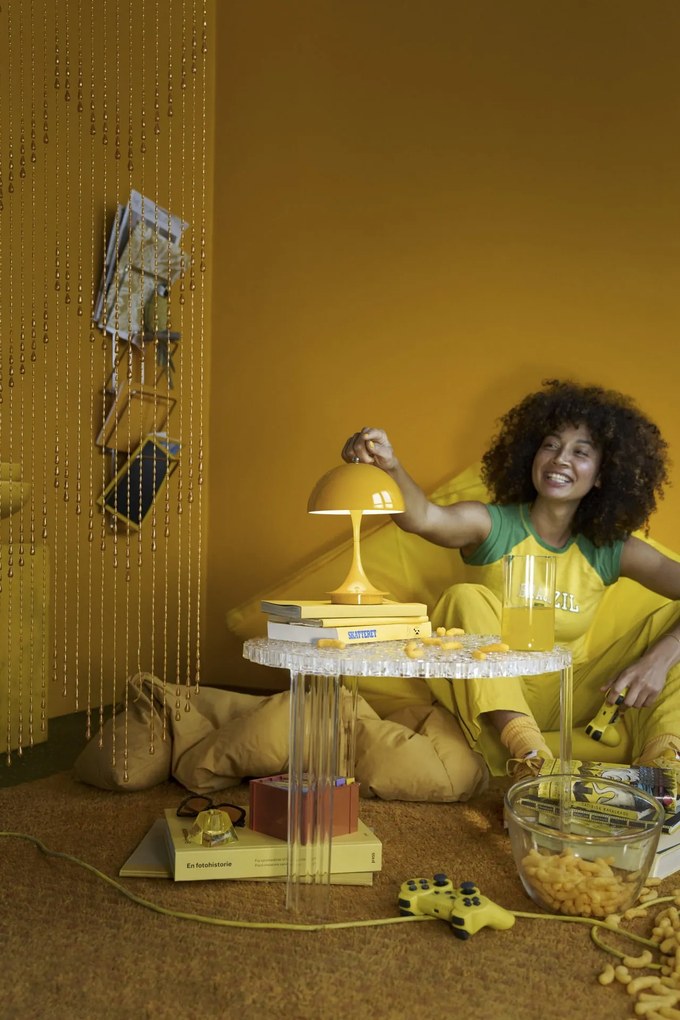 Louis Poulsen Prenosná lampa Panthella 160 V3 Opaque Yellow