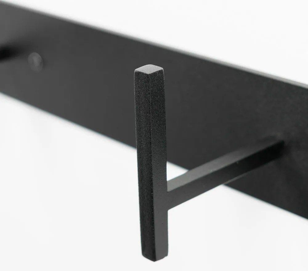 Čierny kovový nástenný vešiak Chapman – Spinder Design