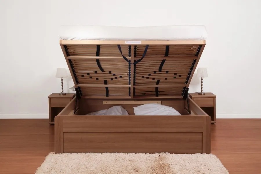 BMB MARIKA KLASIK - masívna buková posteľ s úložným priestorom 200 x 200 cm, buk masív