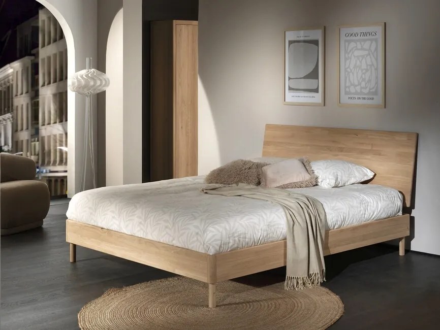 Manželská posteľ z dubového dreva Forrest 180x200cm