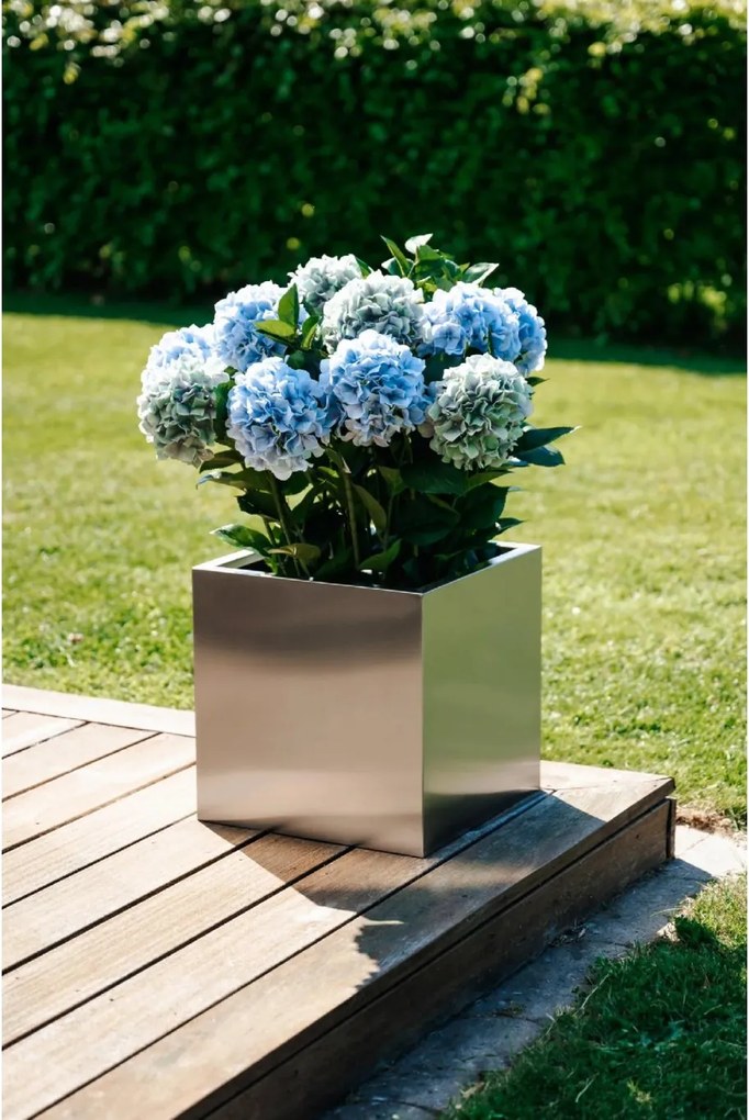 Umelá hortenzia HYDRANGEA v bielom kvetináči, výška 90 cm, modrá