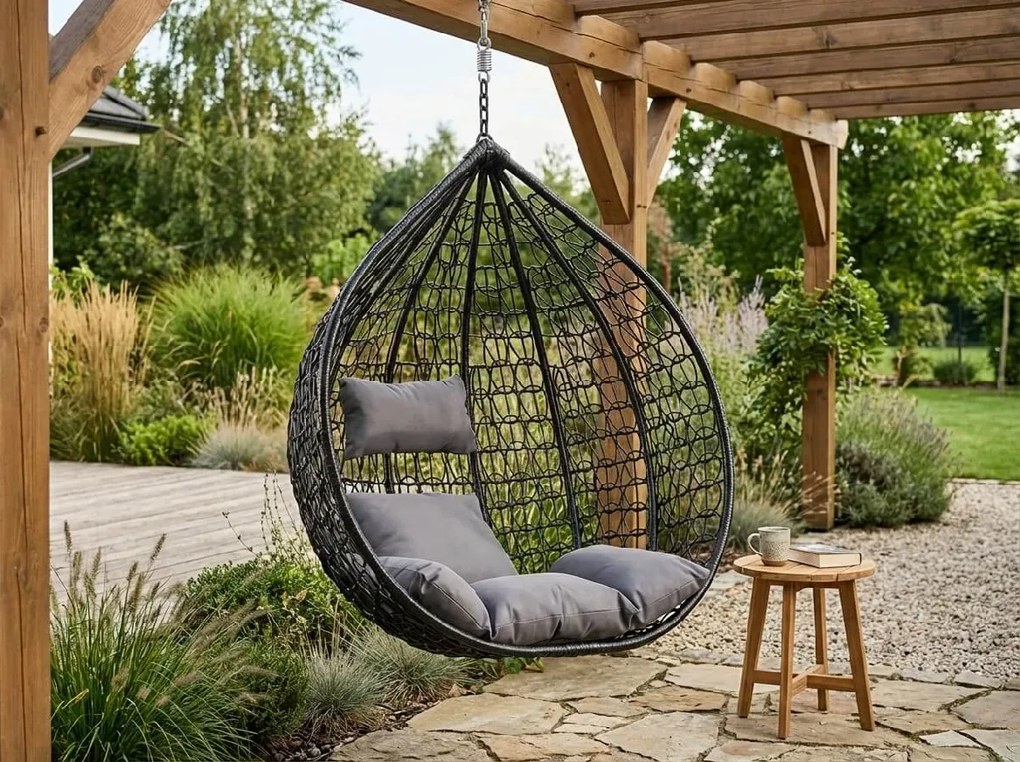 Čierne závesné kreslo KOKON bez stojanu, svetlý vankúš