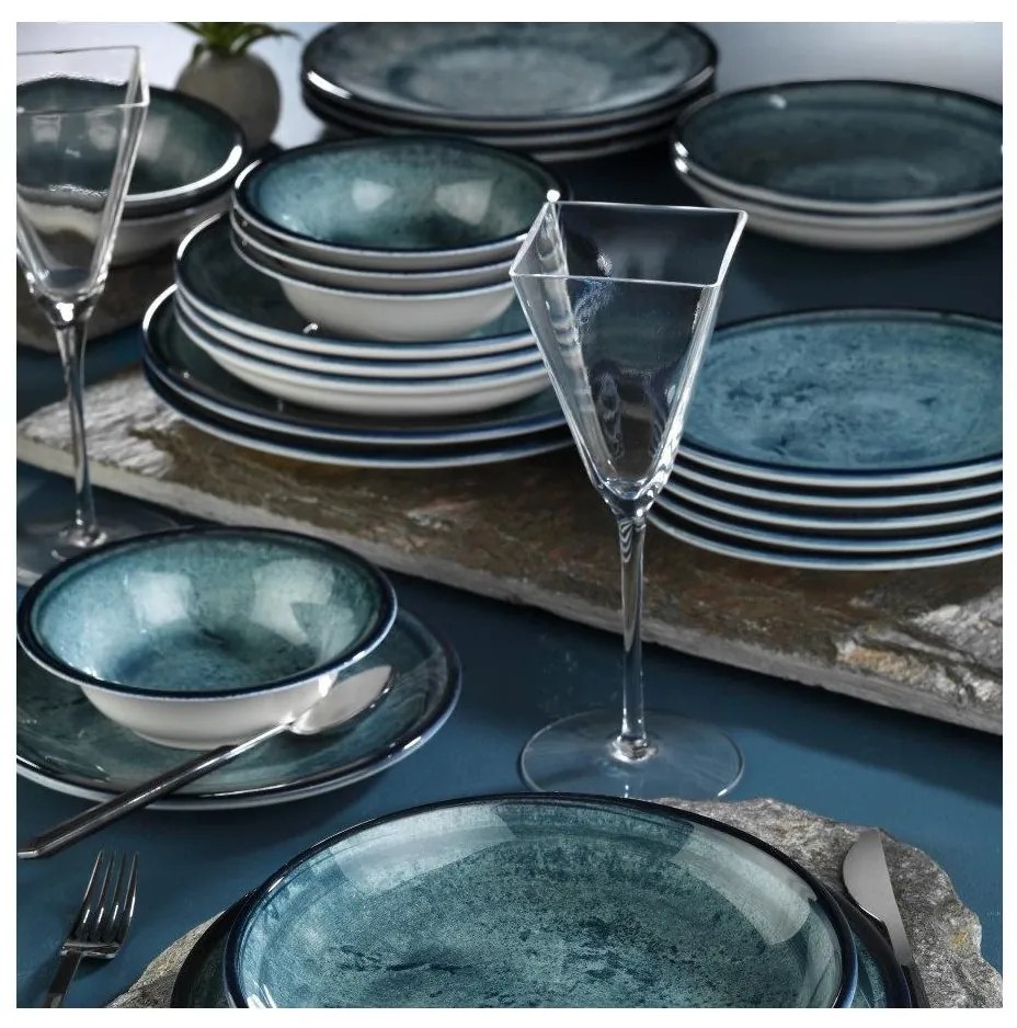 18-dielna jedálenská súprava z modrého porcelánu