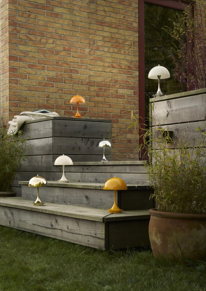 Louis Poulsen Prenosná lampa Panthella 160 V3 Opal Beige/Chrome