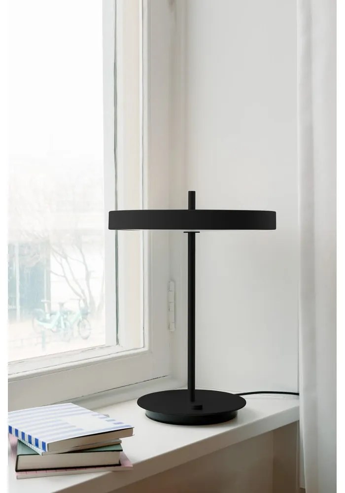 Čierna kovová LED stmievateľná stolová lampa s kovovým tienidlom (výška 41,5 cm) Asteria Table – UMAGE