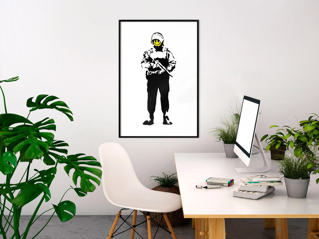 Artgeist Plagát - Smiling Policeman [Poster] Veľkosť: 20x30, Verzia: Čierny rám