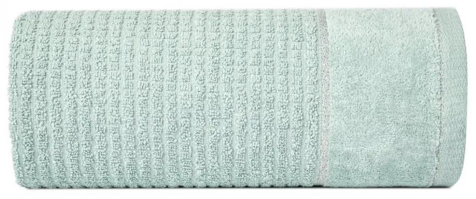 Bavlnená osuška GLORY v mentolovej farbe s velúrovým okrajom prešitá lesklou niťou Šírka: 70 cm | Dĺžka: 140 cm