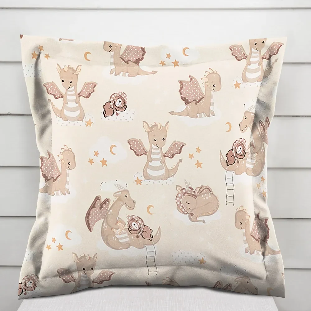 Biante Detská bavlnená obliečka na vankúš s lemom Sandra SA-467 Dráčikovia na žltobéžovom 45 x 45 cm