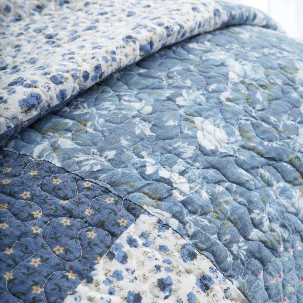 Modrý bavlnený prešívaný pléd 220x230 cm Floral Patchwork – Bianca