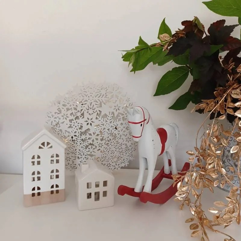 DECOLED Drevené dekorácie snehové vločky s LED svetlami, 26x29x3,2 cm