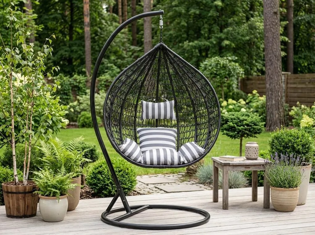 Čierne závesné kreslo KOKON so stojanom, bielo-sivý vankúš