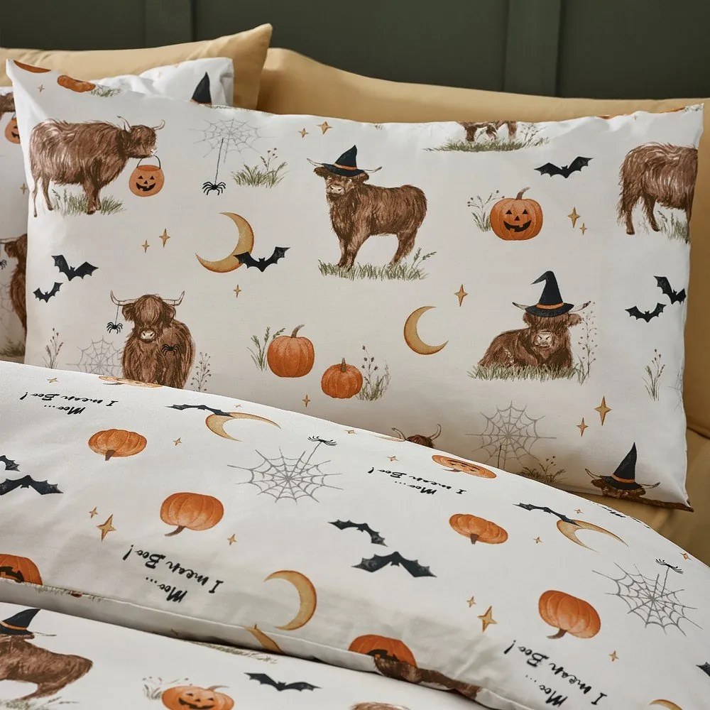 Sivobéžové obliečky na jednolôžko 135x200 cm Halloween Highland Cow – Catherine Lansfield