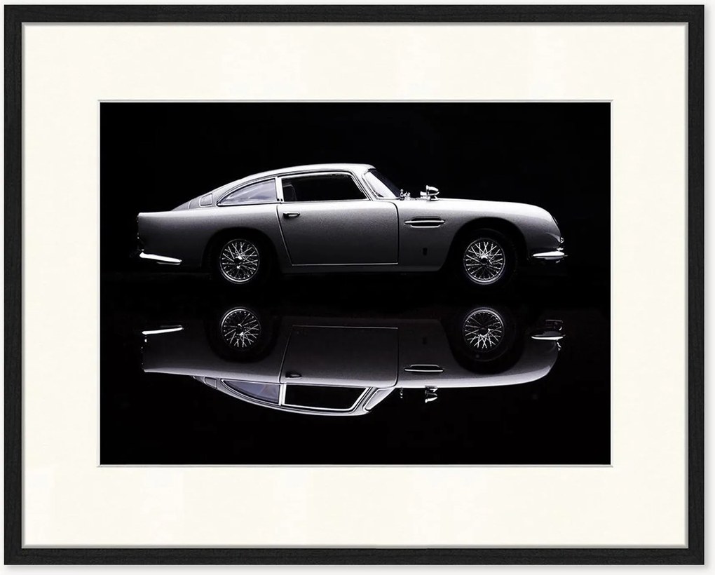Nástenná dekorácia v ráme Aston Martin DB5 - James Bond