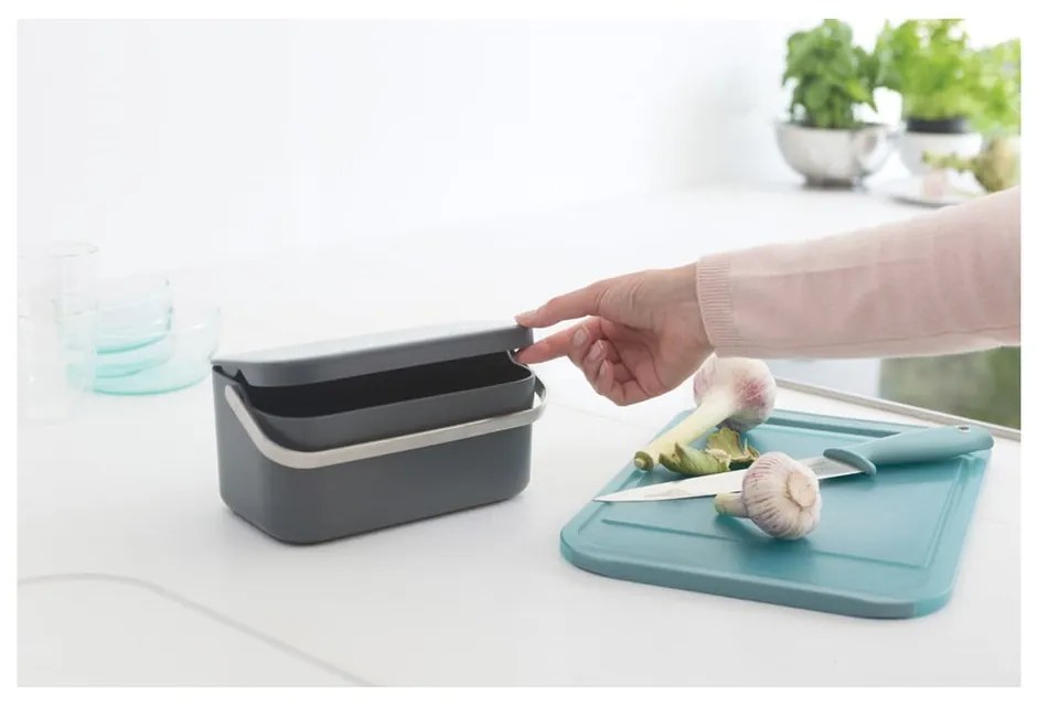 Tmavosivá nádoba na kompostovateľný odpad 1,8 l SinkSide – Brabantia