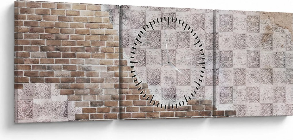 Obraz - Tehlový múr (s hodinami) (90x30 cm)