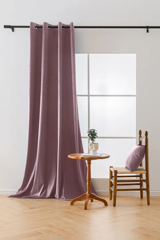 Svetlofialový zatemňovací záves VELVET 140x250 cm Zavesenie: Kovové krúžky