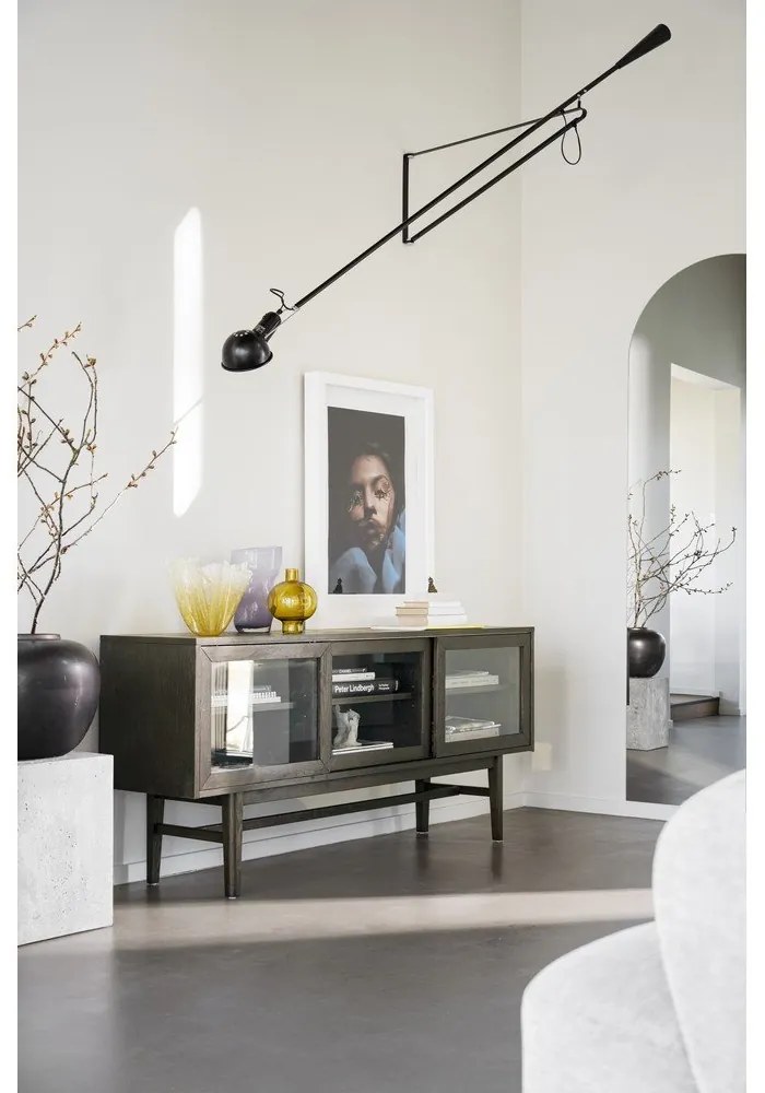 Hnedá vitrína v dekore duba s posuvnými dverami 170x75 cm Hazelton – Rowico