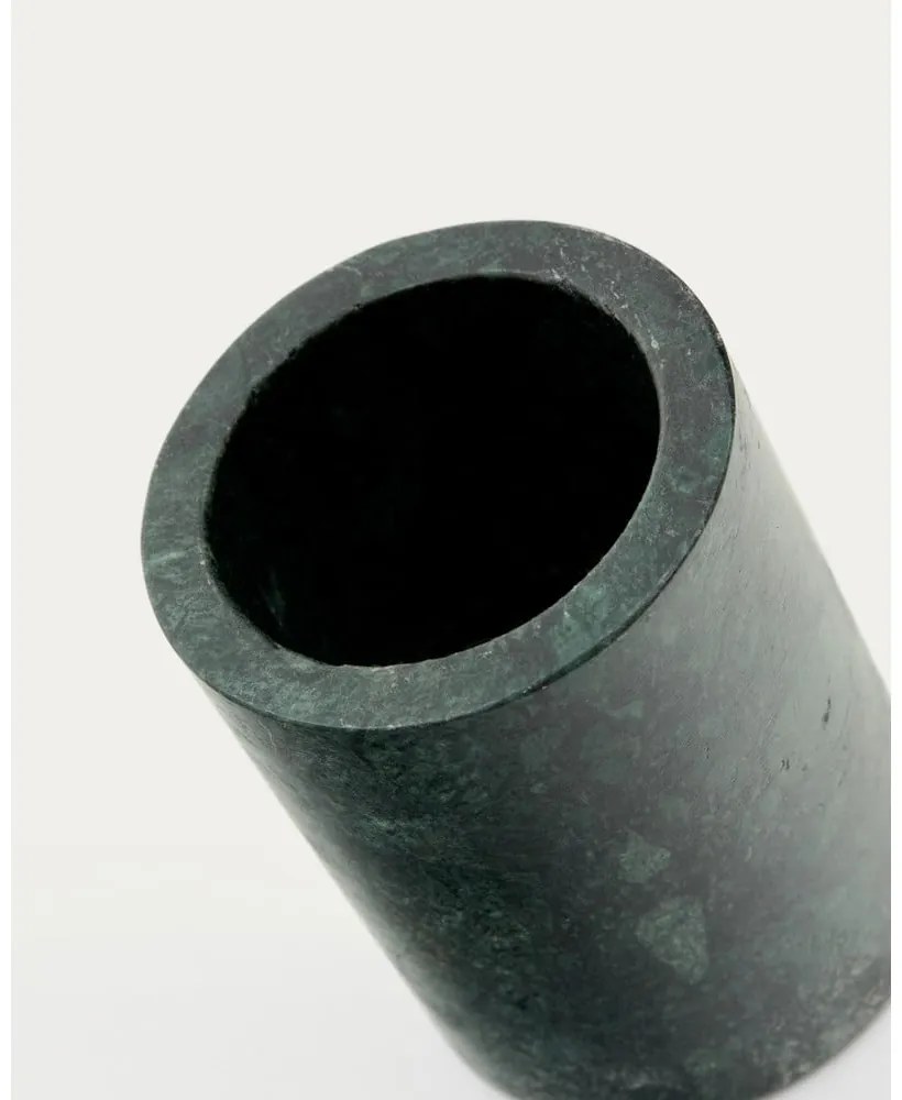 Tmavozelený mramorový téglik na zubné kefky Elenei – Kave Home