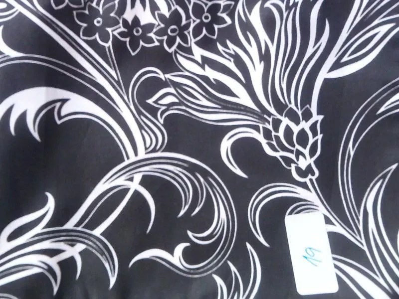 Manželská posteľ ÁJA s úložným priestorom, čierno-biela (vzor č.19)