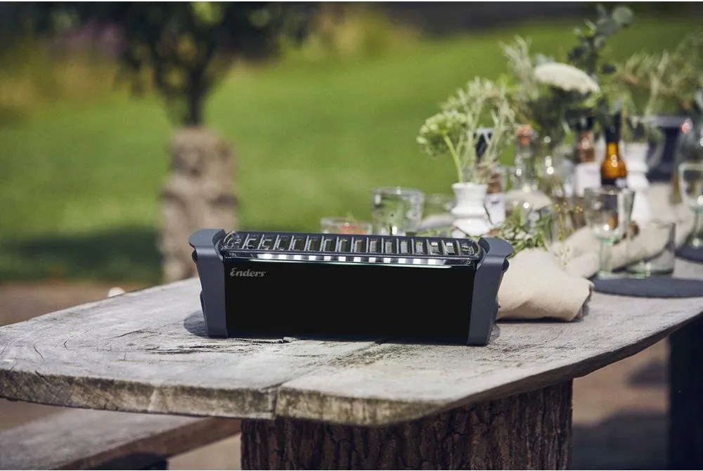 Čierny gril na drevené uhlie Aurora