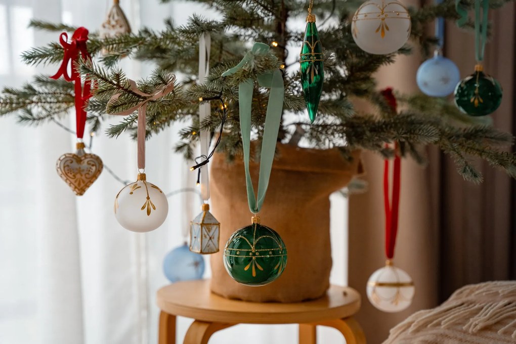 Bella Rose Sklenená vianočná ozdoba Guľa Zelená Lesk 3