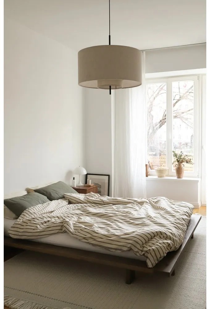 Hnedá dvojlôžková posteľ z borovicového dreva s roštom 140x200 cm Japan – Karup Design