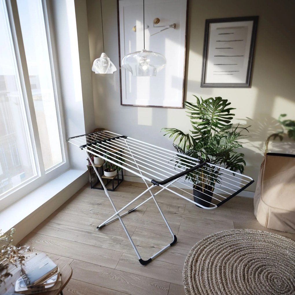 Sušák na prádlo Aria černobílý