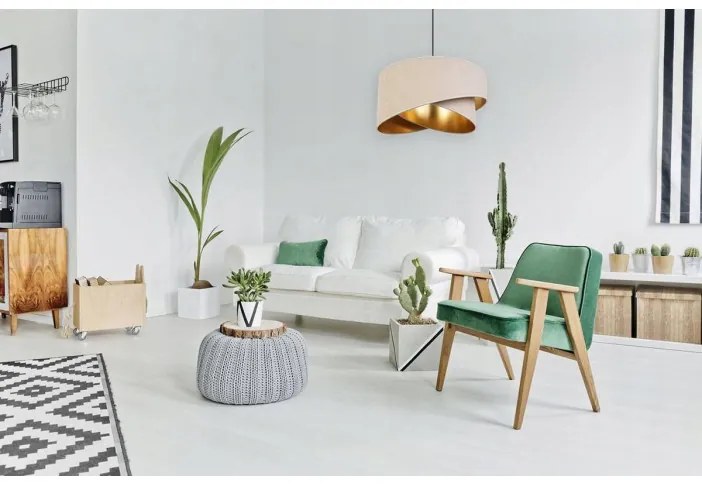 Moderná lampa s asymetrickým krémovo bielym tienidlom so zlatým stredom