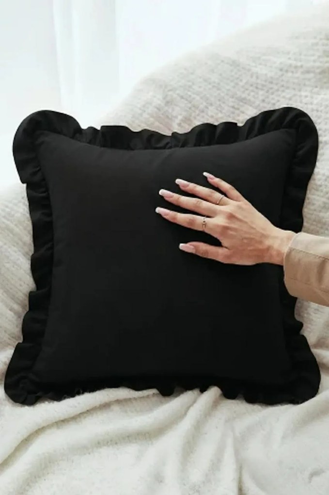 Saténová obliečka na vankúš RUFFY PREMIUM čierna Rozmer: 70x80 cm