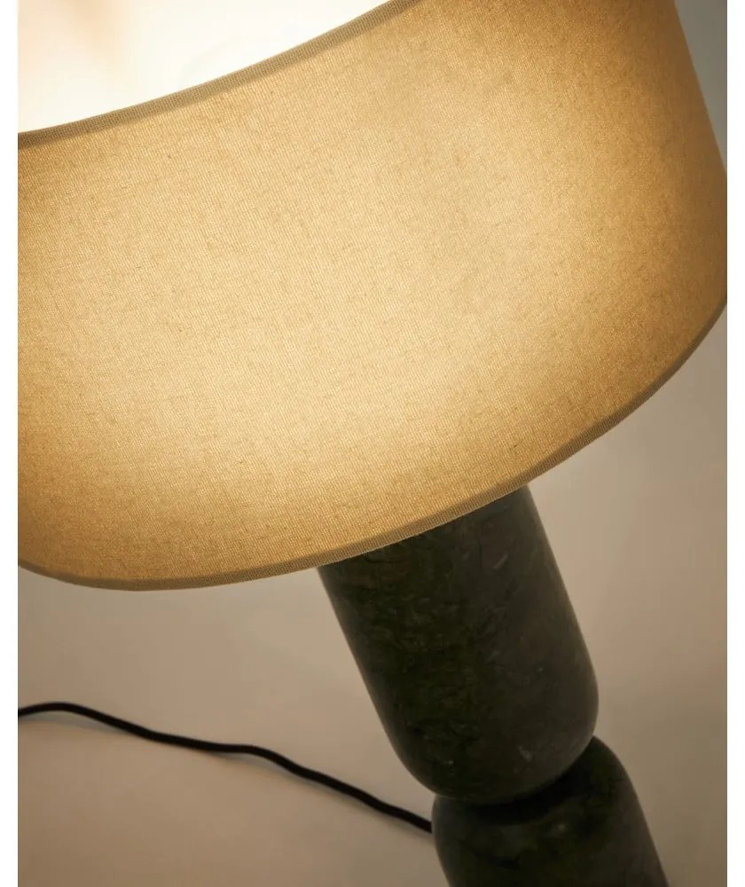 Tmavozelená/béžová mramorová stolová lampa s textilným tienidlom (výška 57 cm) Vex – Kave Home