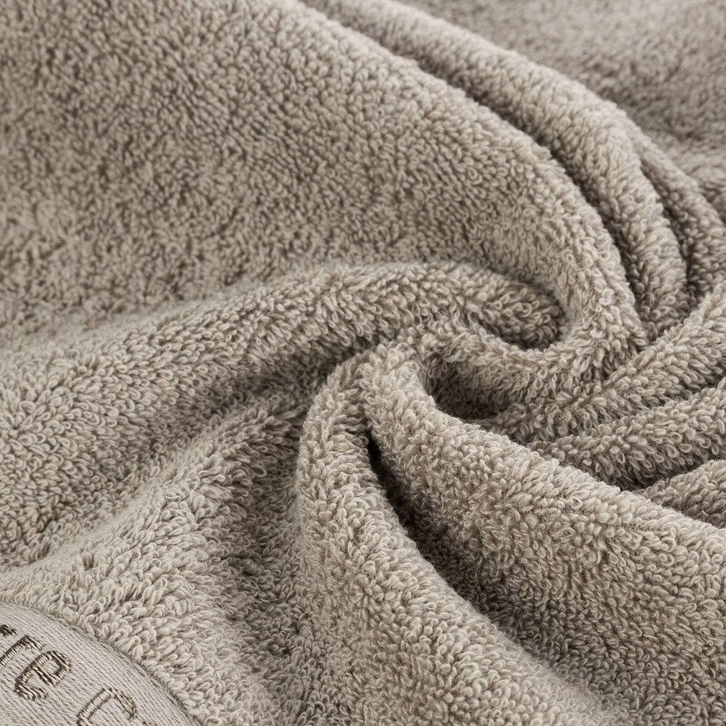 BAVLNENÝ UTERÁK PIERRE CARDIN EVI 70X140 CM TMAVOBÉŽOVÁ