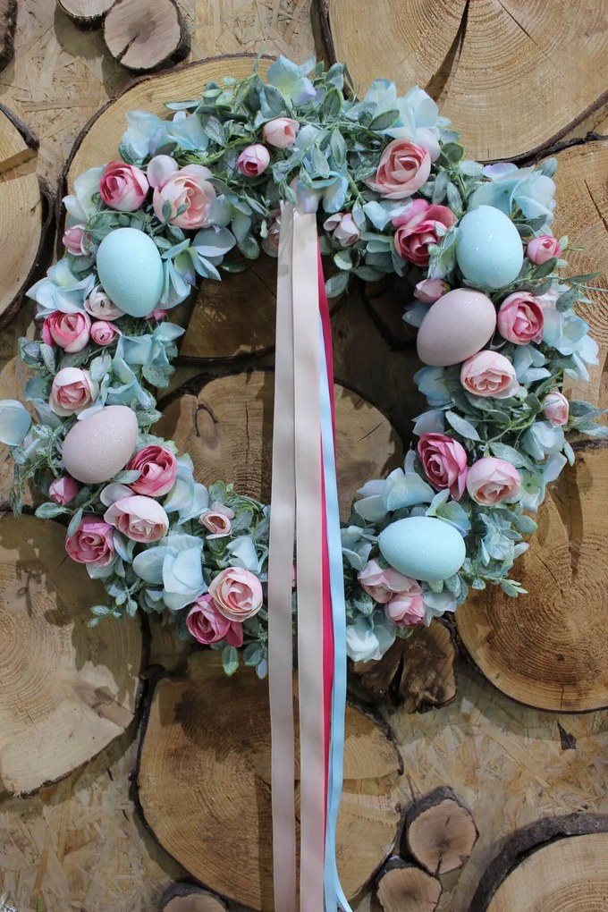 Ružovo modrý veniec na dvere s vajíčkami 43cm