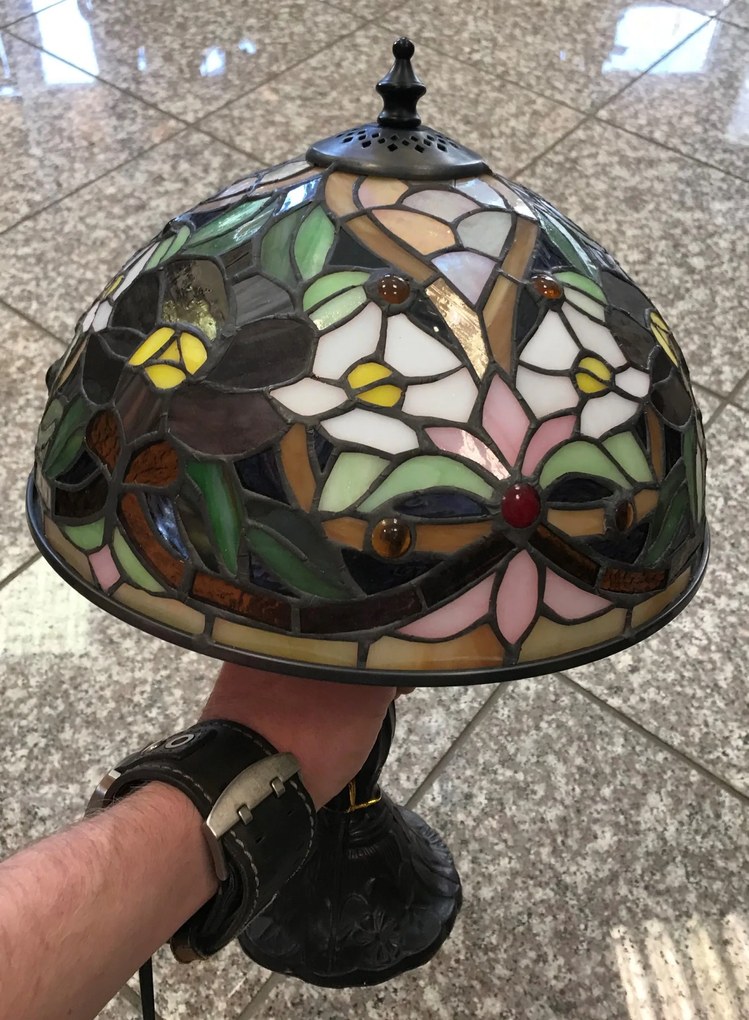 Tiffany stolná lampa do obývačky kolekcia LILY 34*Ø25