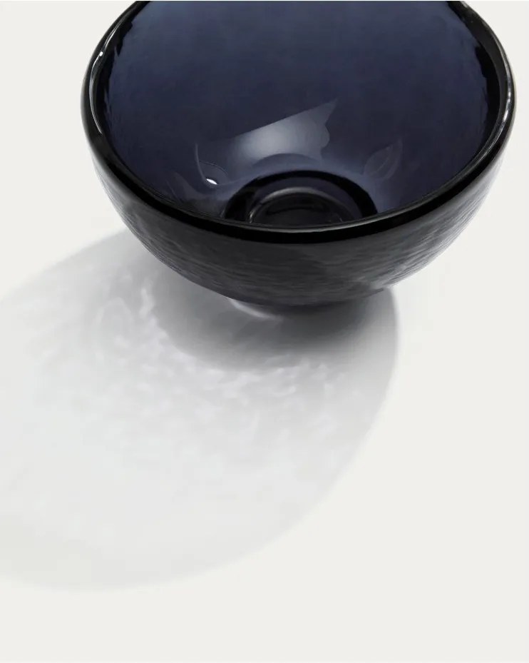 Modrá sklenená miska Sileia – Kave Home