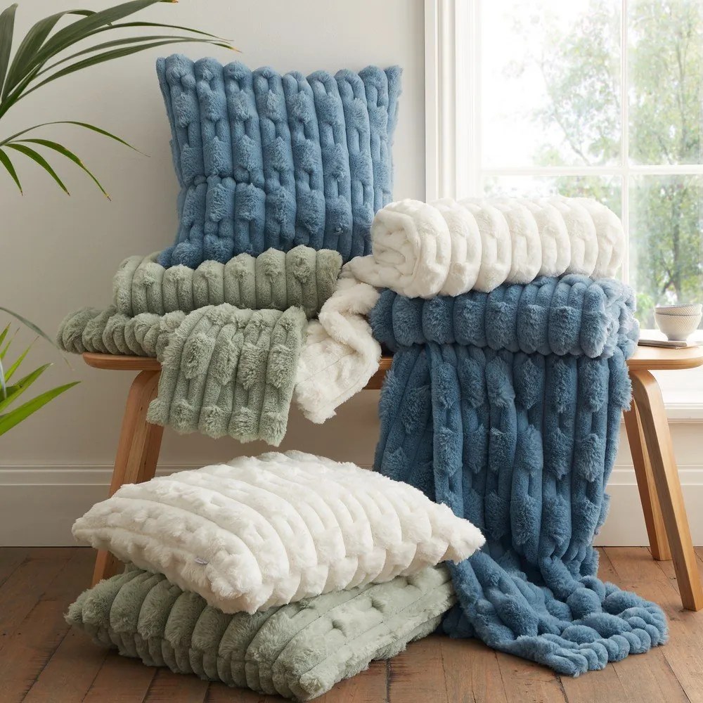 Dekoračný vankúš z mikroplyšu 50x50 cm Carved Fur – Bianca