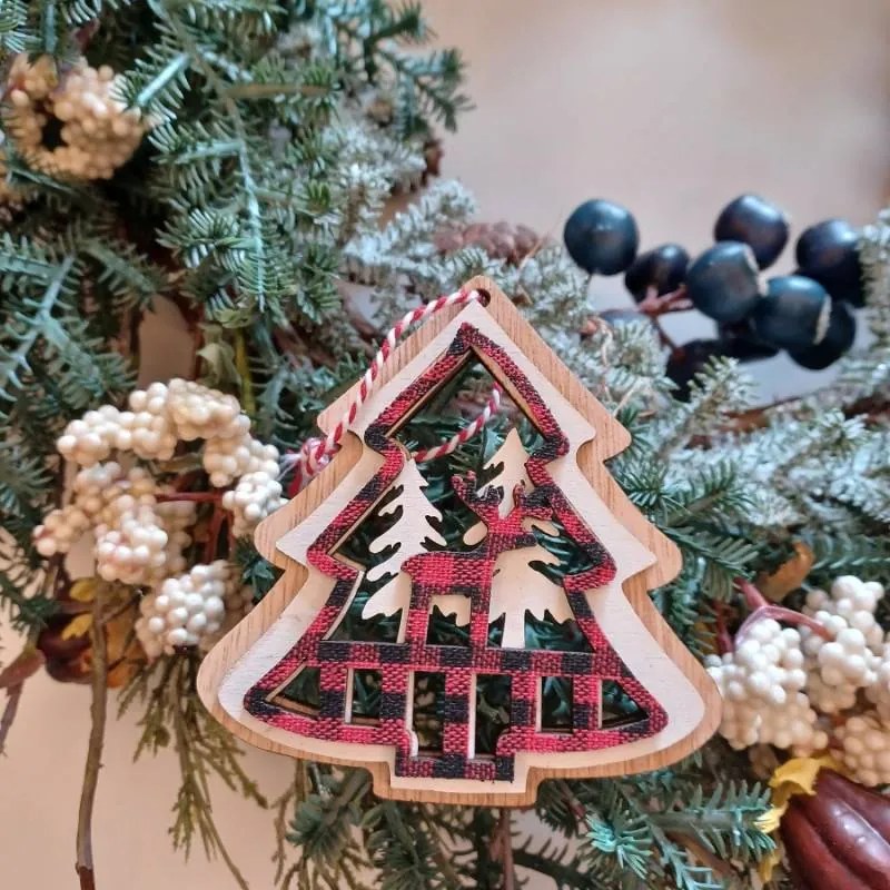 DECOLED Ozdoba, stromeček, 9,5 x 10,5 cm, dřevěná