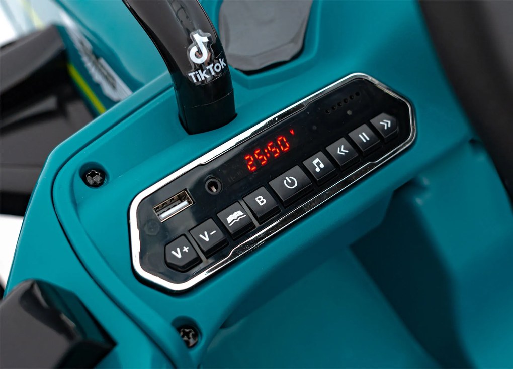 Ramiz Vozidlo, automobil formuly 1 Aston Martin Cognizant Aramco