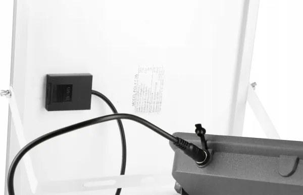 LED stmievateľný solárny reflektor LED/150W/3,2V 5000K 15000 mAh IP65 čierny + diaľkové ovládanie