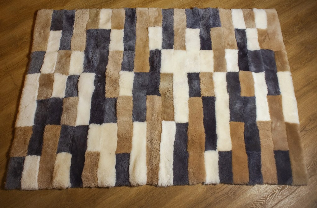 Koberec z ovčích kožušín farebný mix