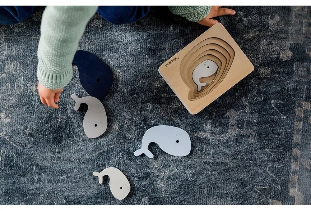 Drevené vkladacie puzzle Whale – Kindsgut
