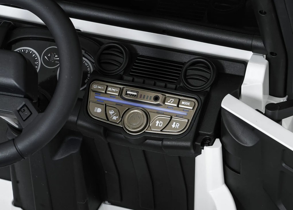 Ramiz Vozidlo Land Rover Defender 110 SVX Concept biele