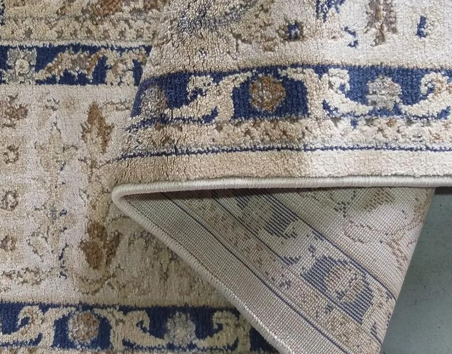 Viacfarebný vintage koberec