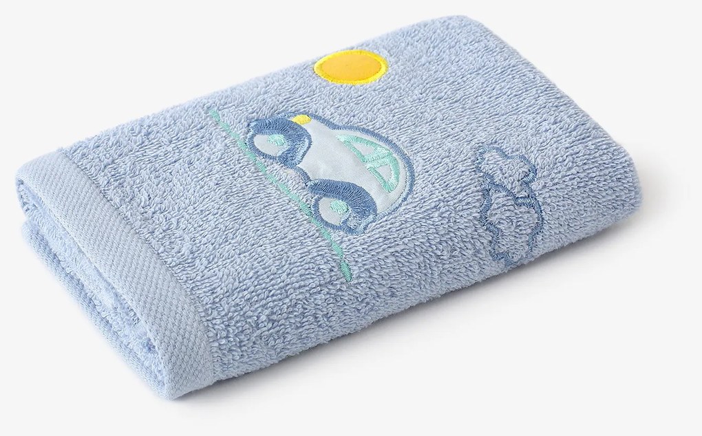 Goldea detský froté uterák - autíčko na modrej 30 x 50 cm