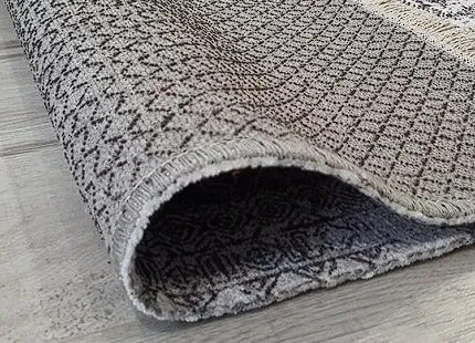 Béžovo-modrý koberec s geometrickým vzorom štvorcov Banco 1022-MAVI Rozmer: 60x110 cm