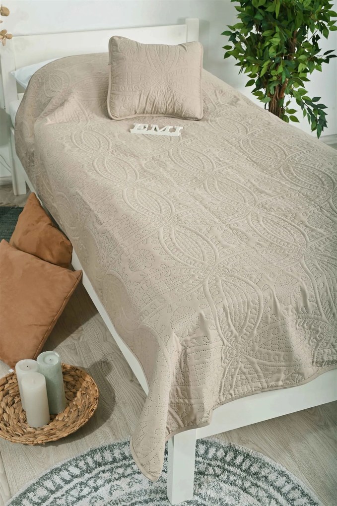 Prehoz na posteľ Lace EMI: 150x210 cm + 1x obliečka 40x40 cm