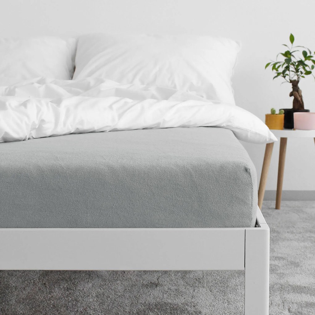 Goldea nepriepustná froté plachta s napínacou gumou - svetlo sivá 120 x 200 cm